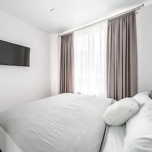 семицвіт Luxury With Air Condition Апартаменты